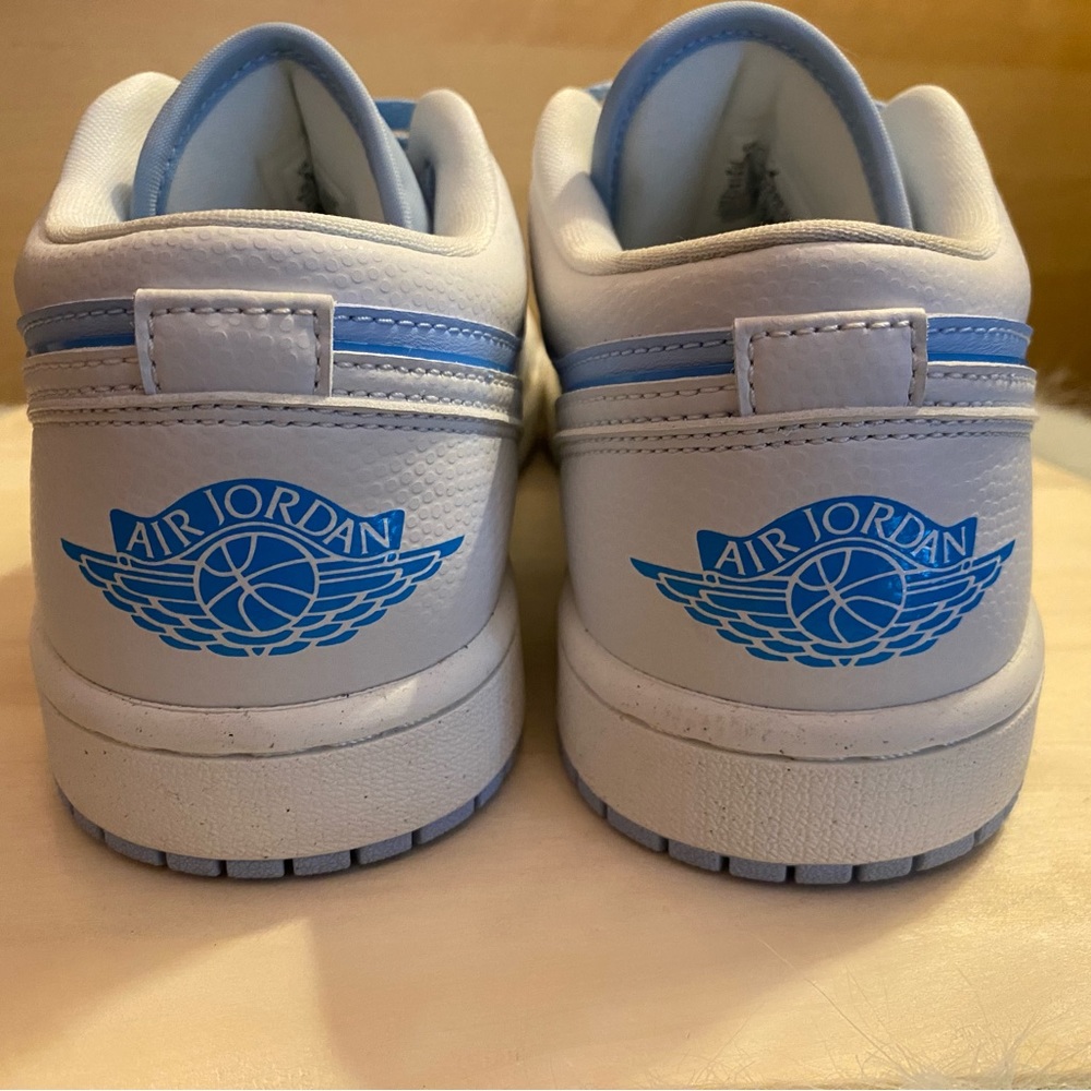 Air Jordan 1 Low SE 'Reverse Ice Blue' Size 8